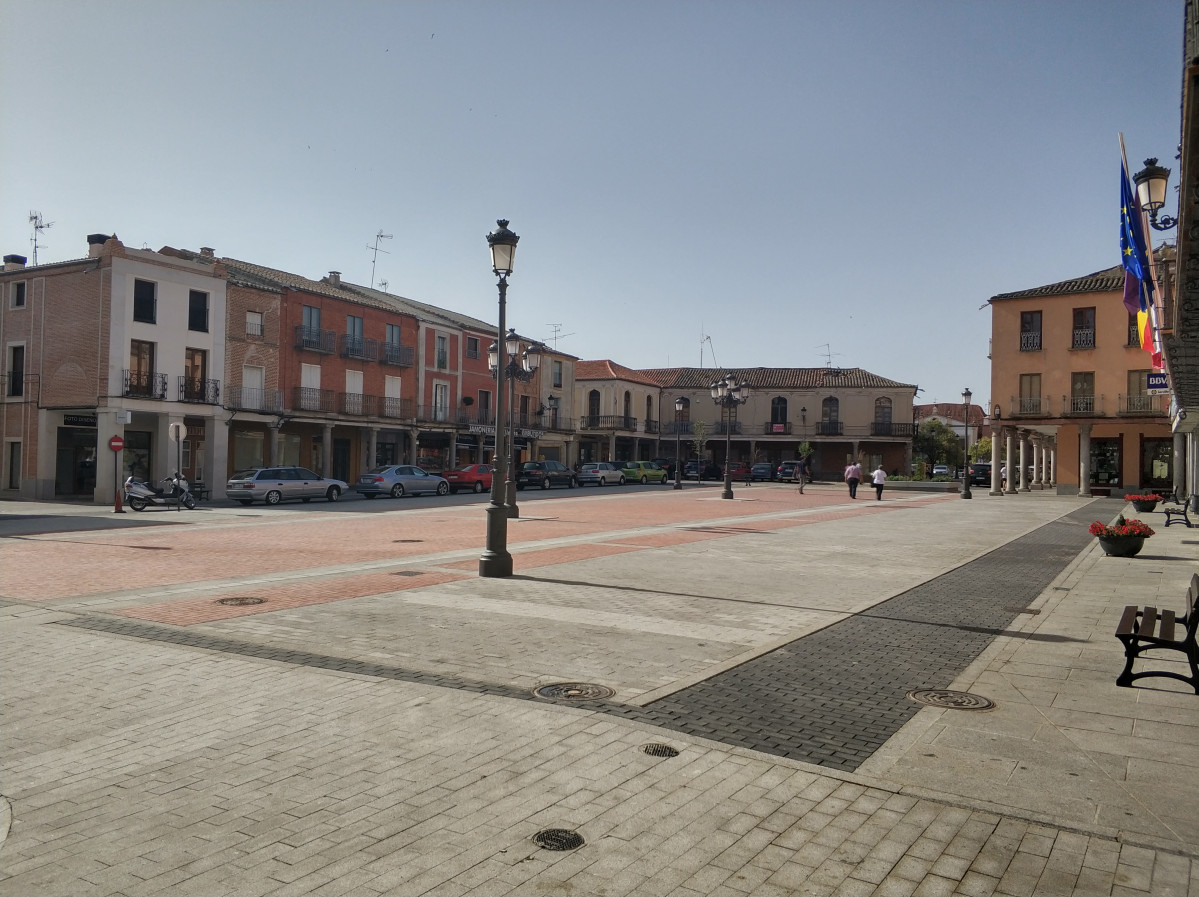 Vuelta del mercadillo a la plaza julio 19