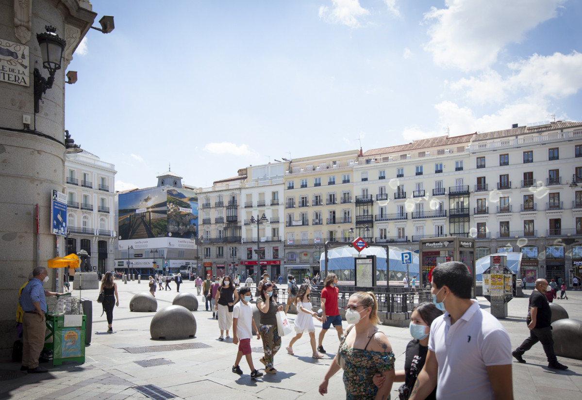 Lona publicitaria u2018Castilla y Leu00f3n Inspirau2019 en Puerta del Sol (1)