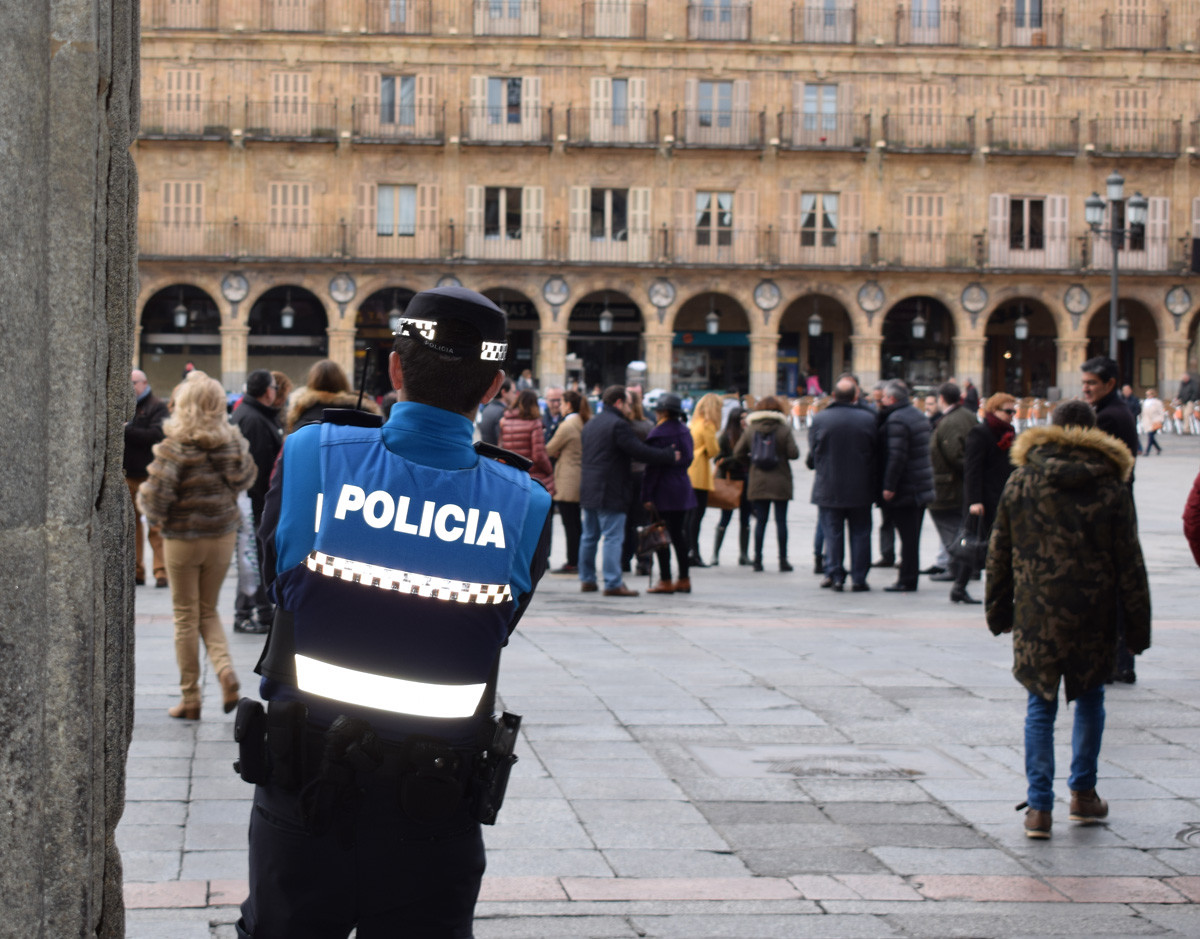 Policu00eda Local Salamanca Plaza Mayor