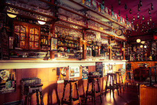 Bar 2209813 1280 (1)