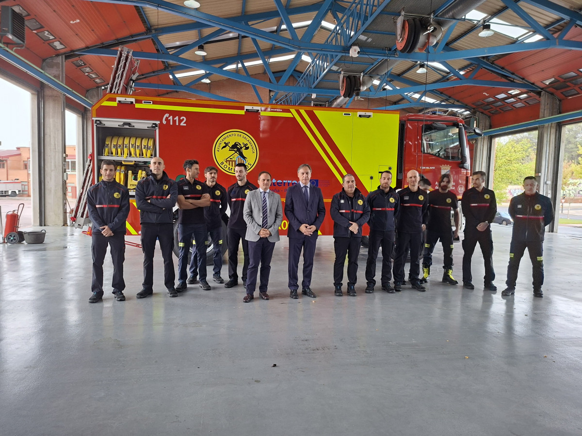 20251024 Presentaciu00f3n nuevo camiu00f3n bomberos
